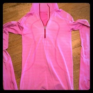 Lululemon quarterzip top